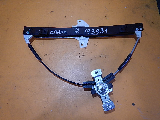 Стеклоподъемник механ. задний правый