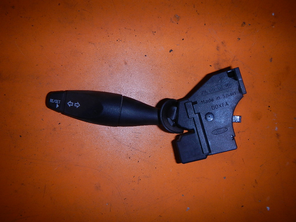 Переключатель поворотов подрулевой