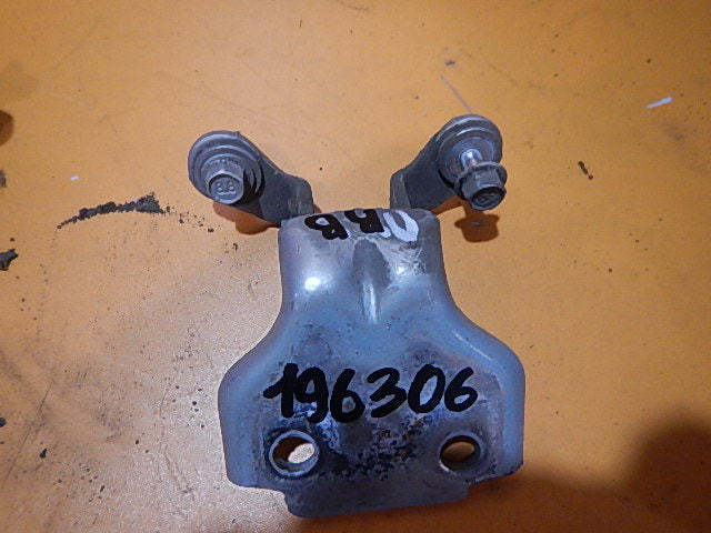 Петля двери передней правой верхняя