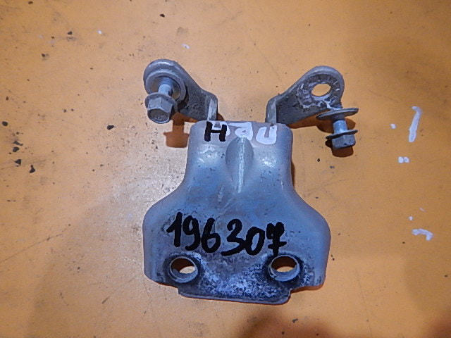 Петля двери передней правой нижняя