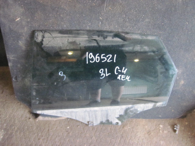 Стекло двери задней левой