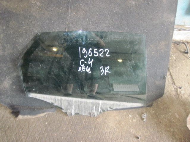 Стекло двери задней правой