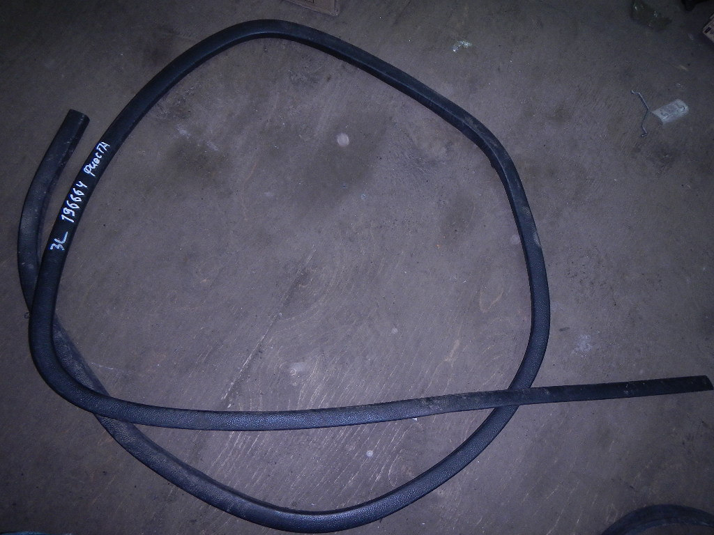 Уплотнитель двери