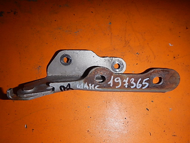 Петля капота правая