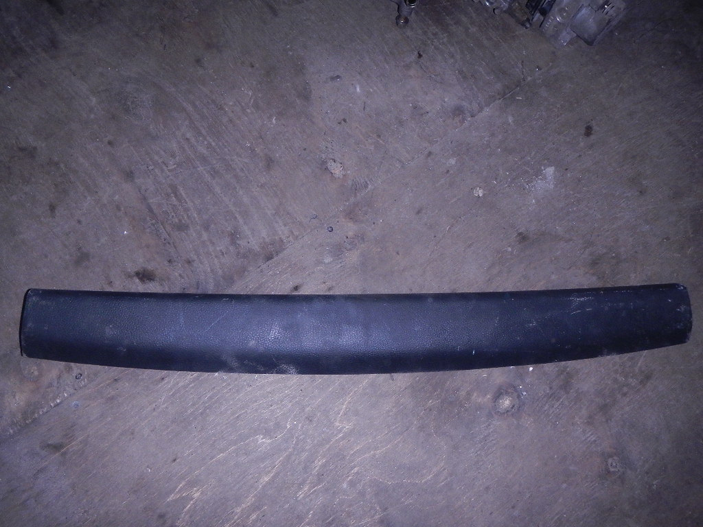 Обшивка двери багажника