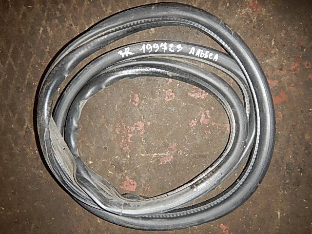 Уплотнитель двери