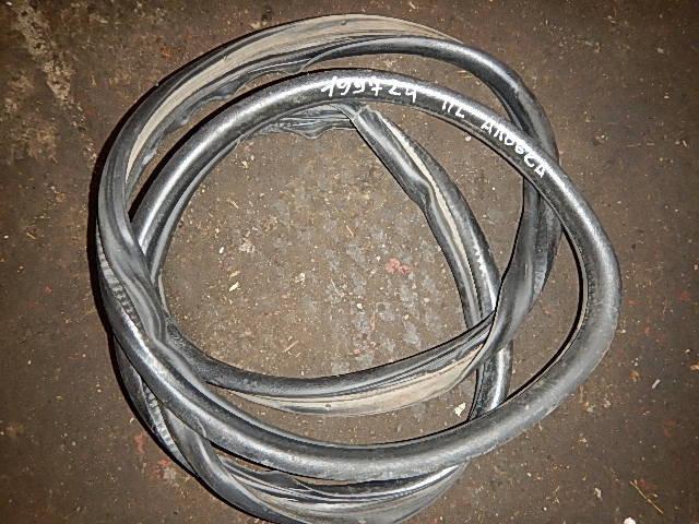 Уплотнитель двери