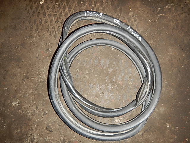 Уплотнитель двери