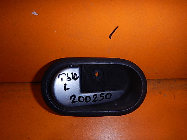 Ручка двери внутренняя левая