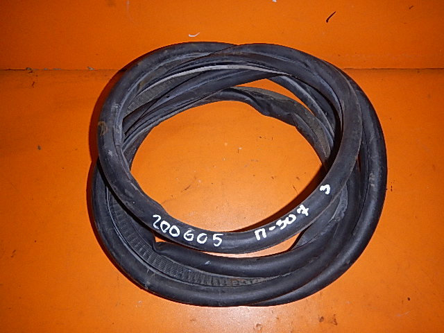 Уплотнитель багажника