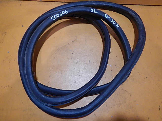 Уплотнитель двери