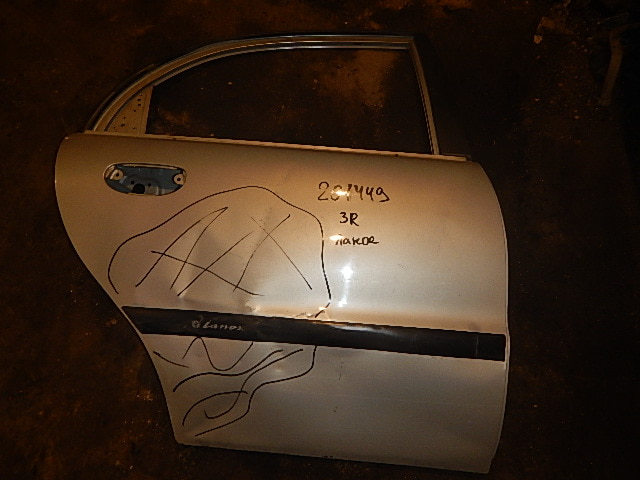 Дверь задняя правая