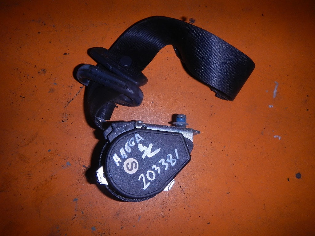 Ремень безопасности