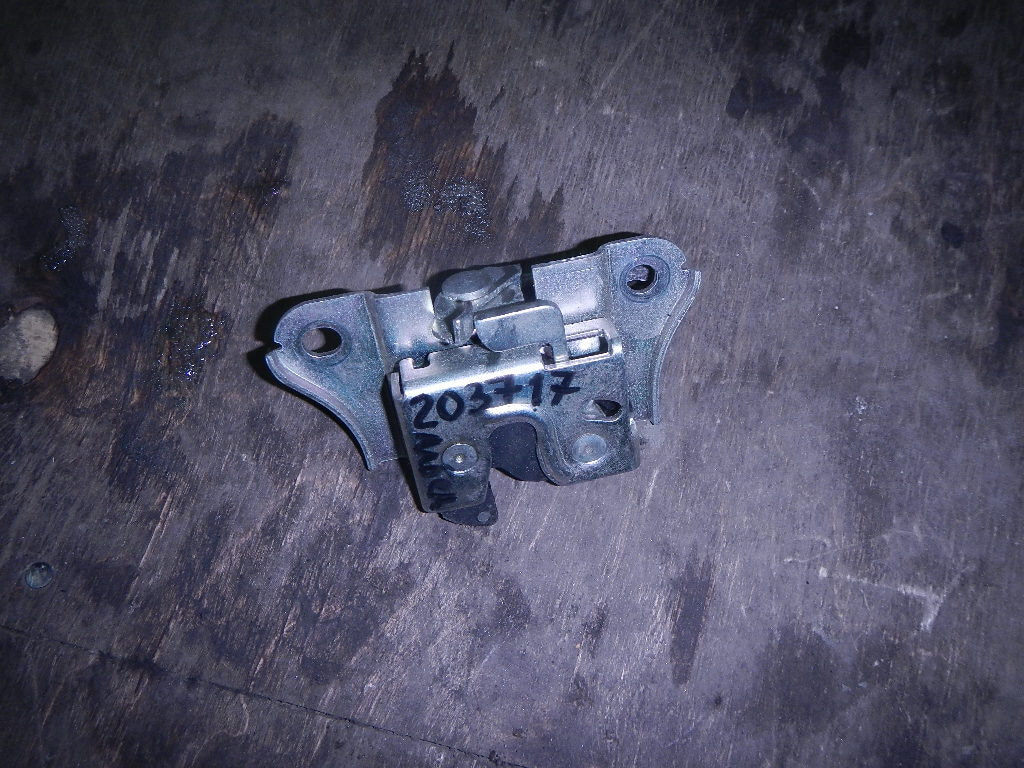 Замок спинки сиденья