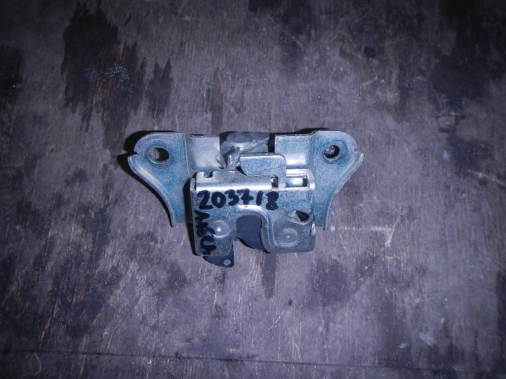 Замок спинки сиденья