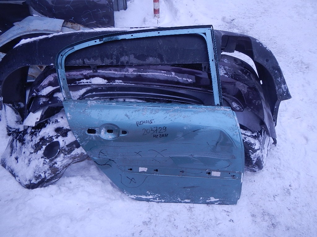 Дверь задняя правая