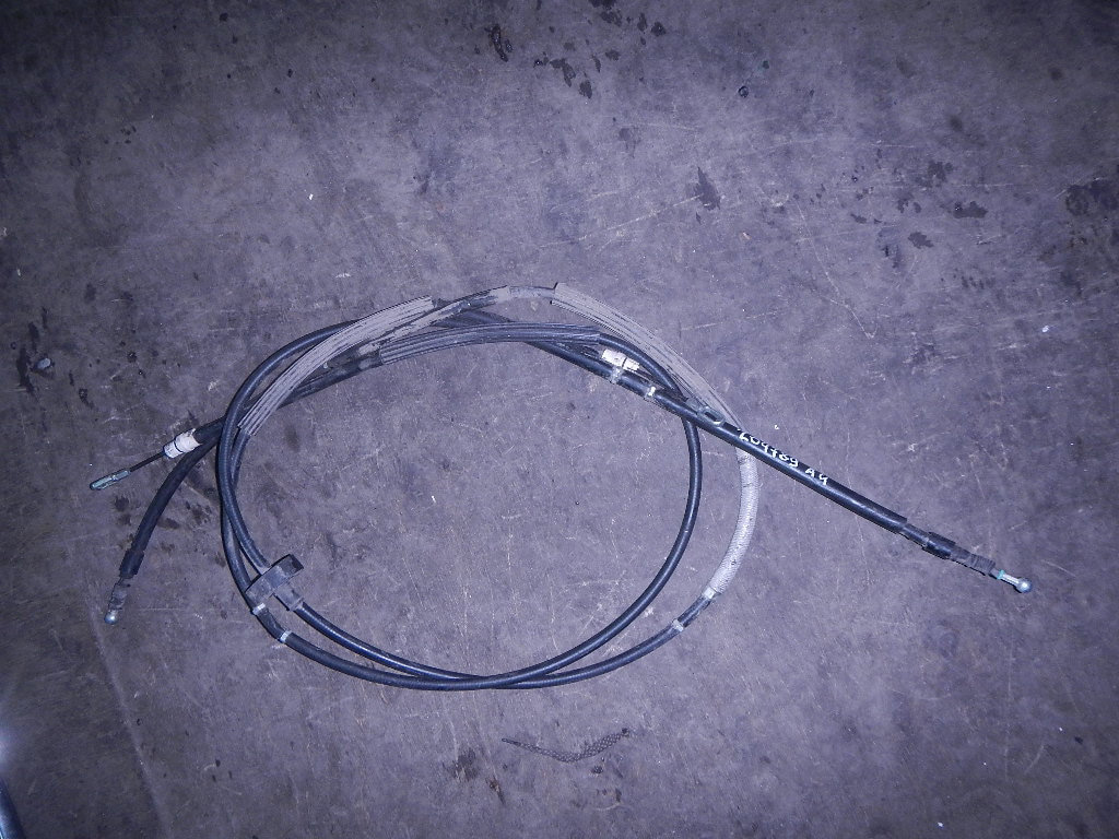 Трос стояночного тормоза