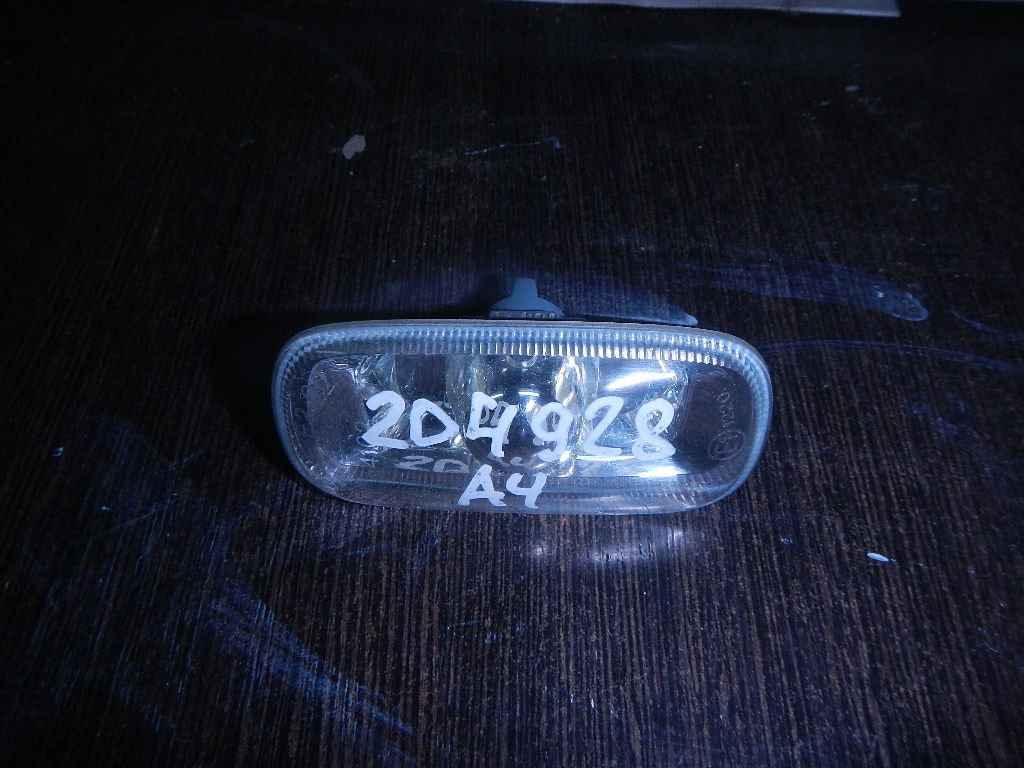 Указатель поворота левый для A4 (B6) 2000-2004