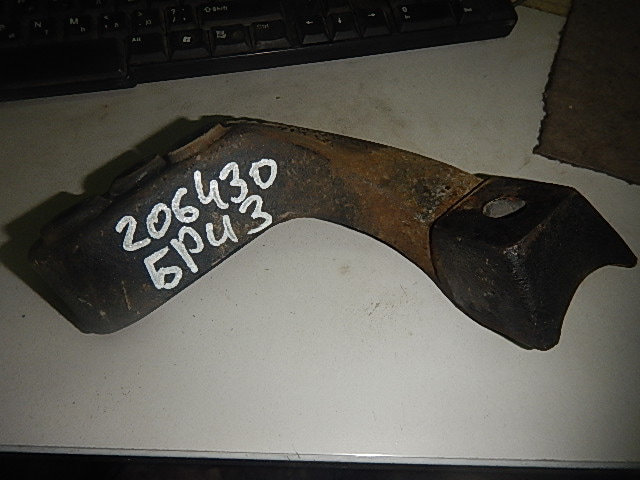 Кронштейн опоры двигателя