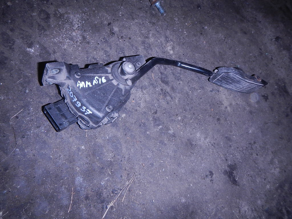 Педаль газа