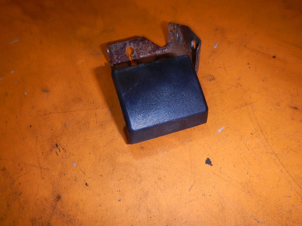 Ручка открывания капота