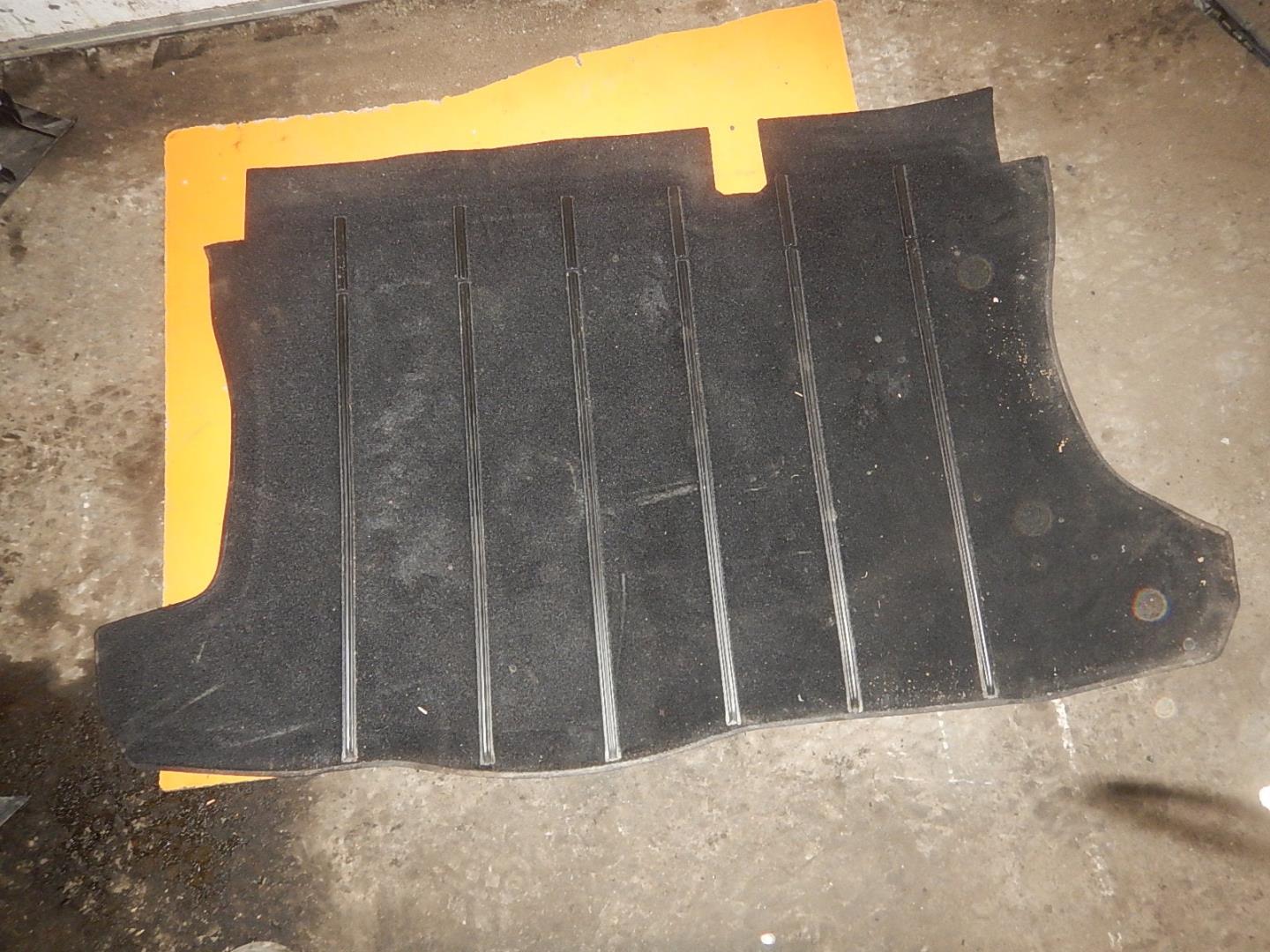 Пол багажника