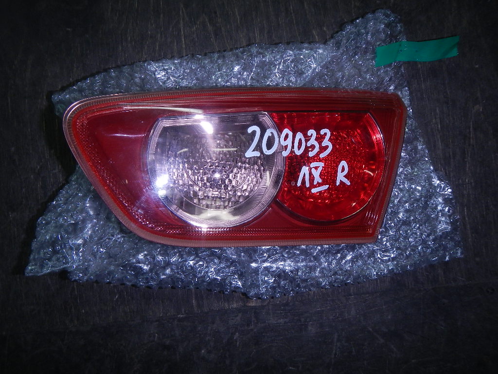 Фонарь задний внутренний правый