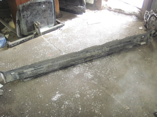 Подножка правая