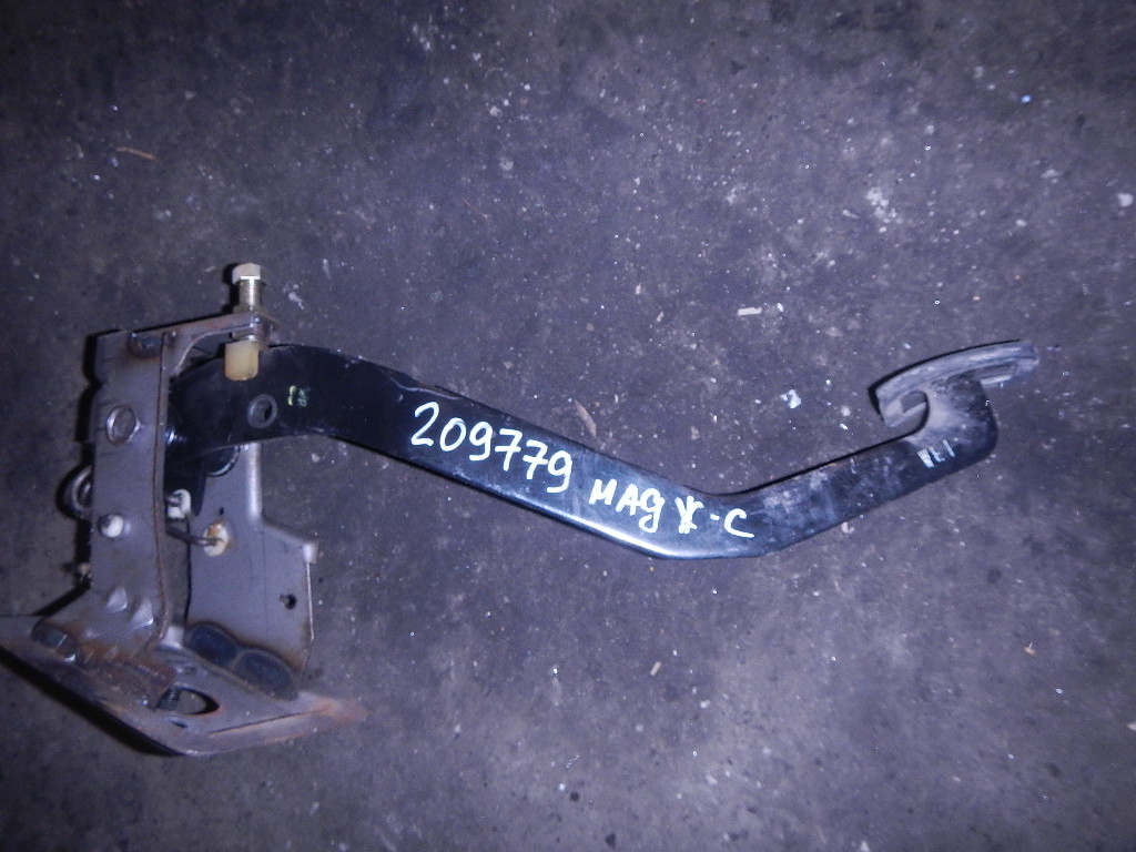 Педаль сцепления