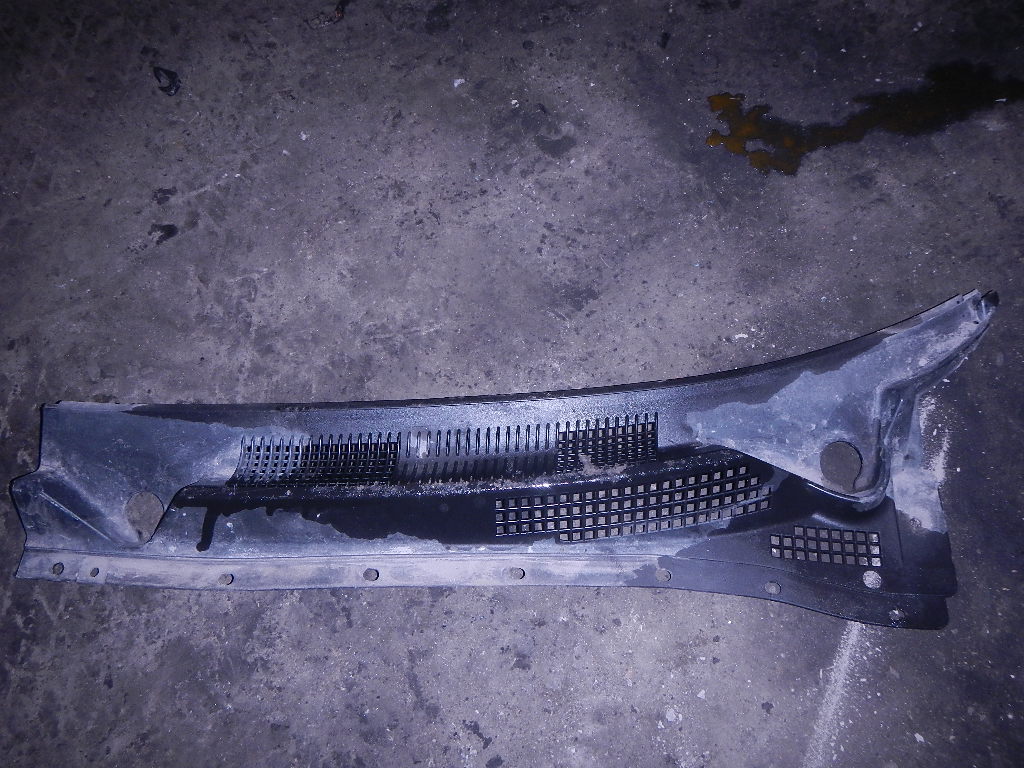 Решетка стеклоочистителей (Жабо)