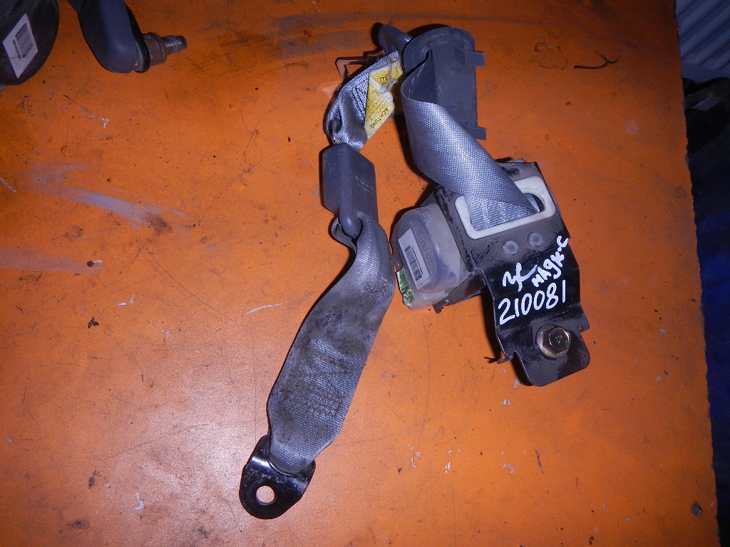 Ремень безопасности