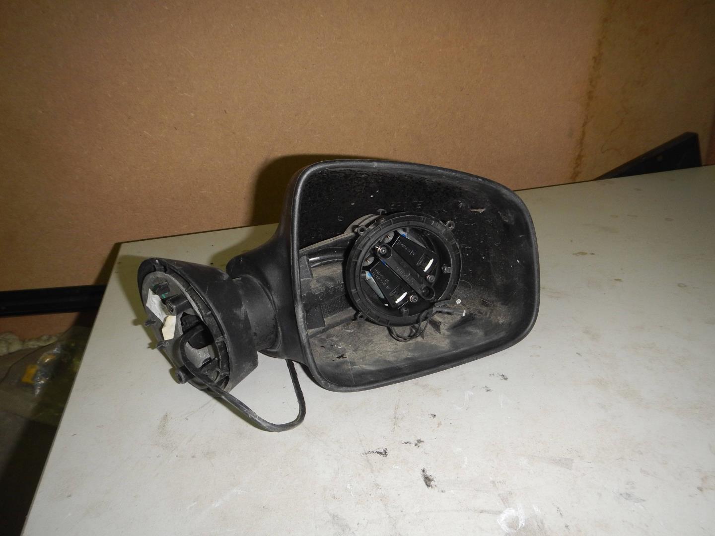 Зеркало правое электрическое