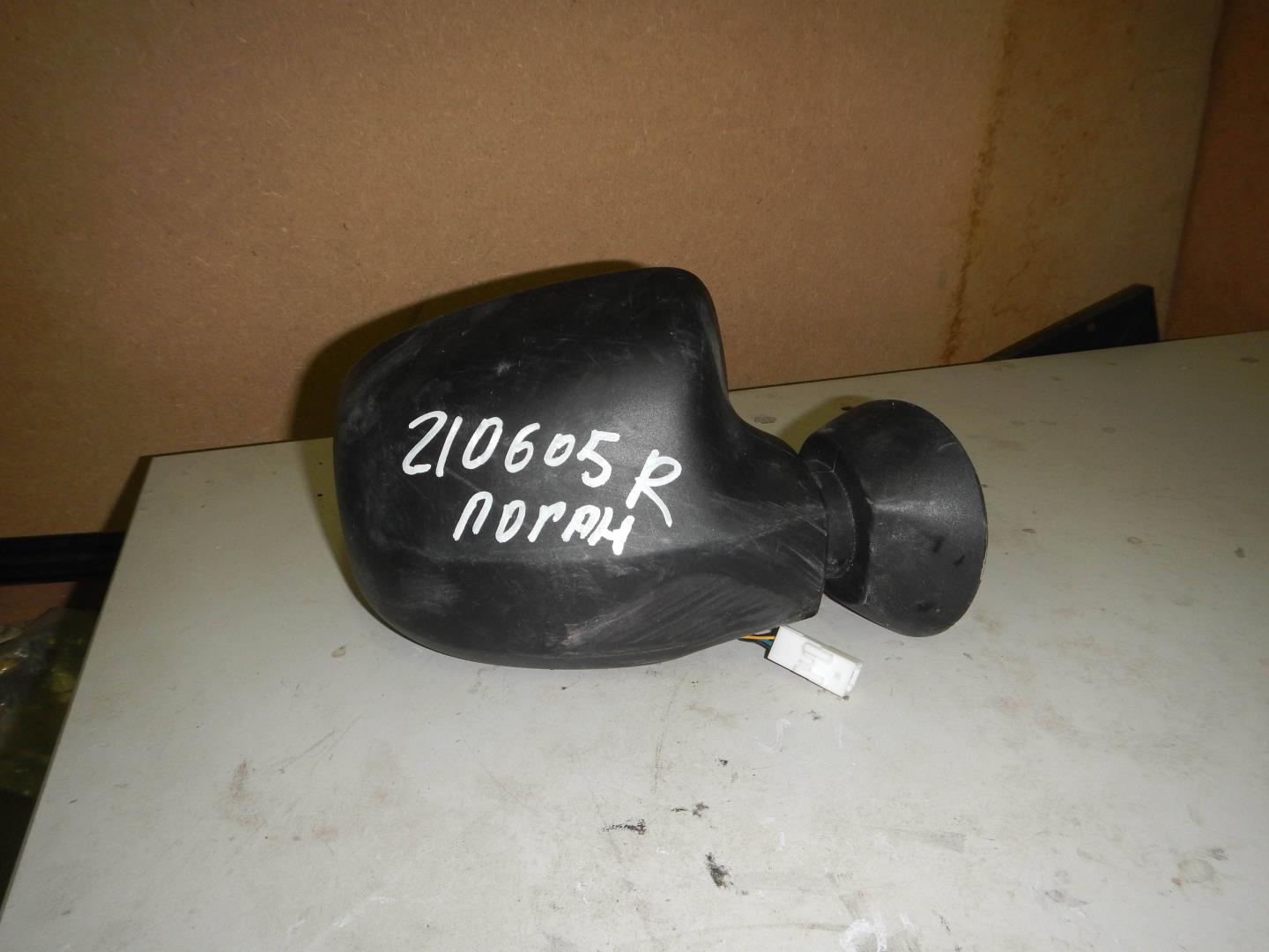 Зеркало правое электрическое