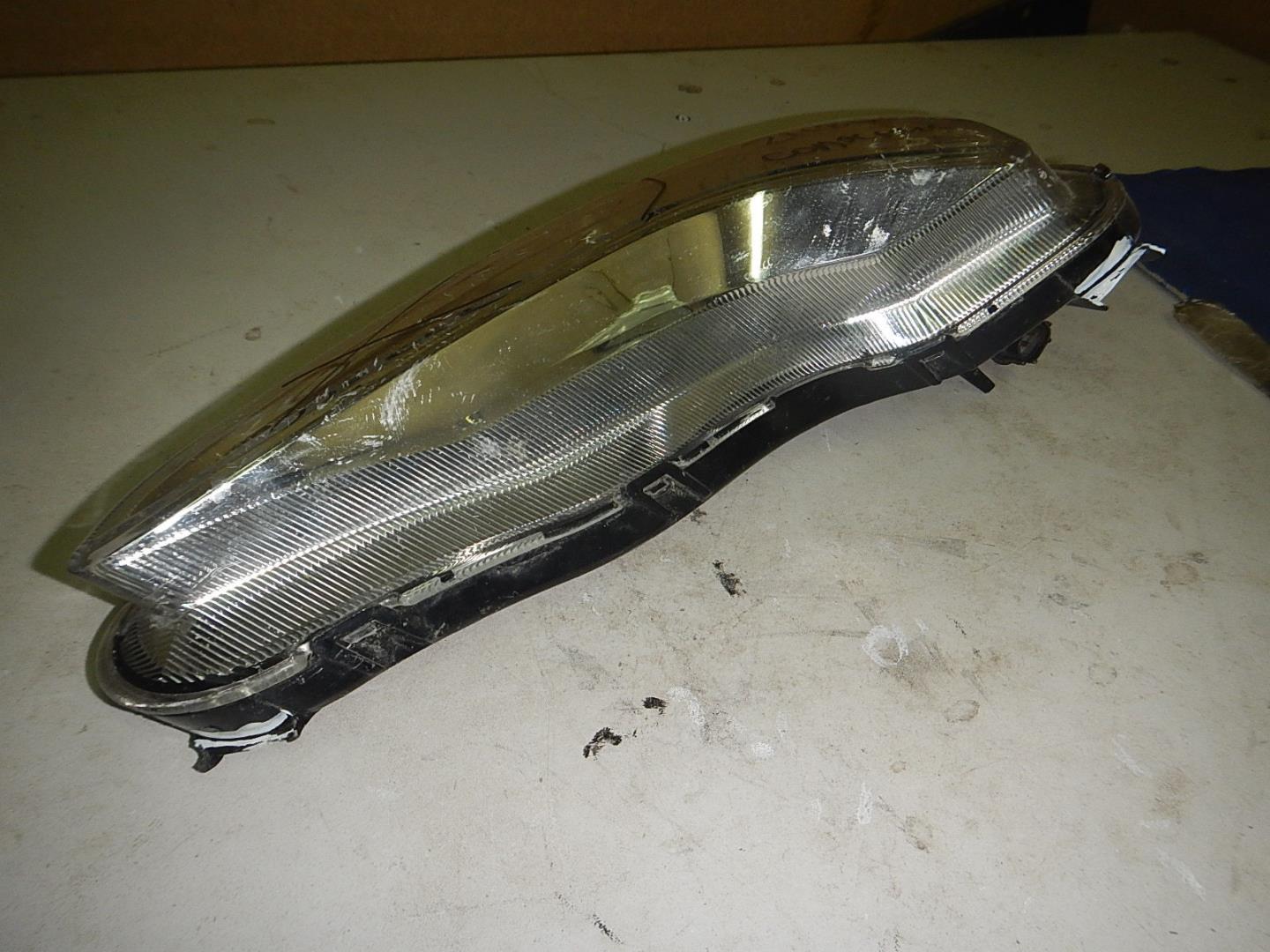 Фара противотуманная левая