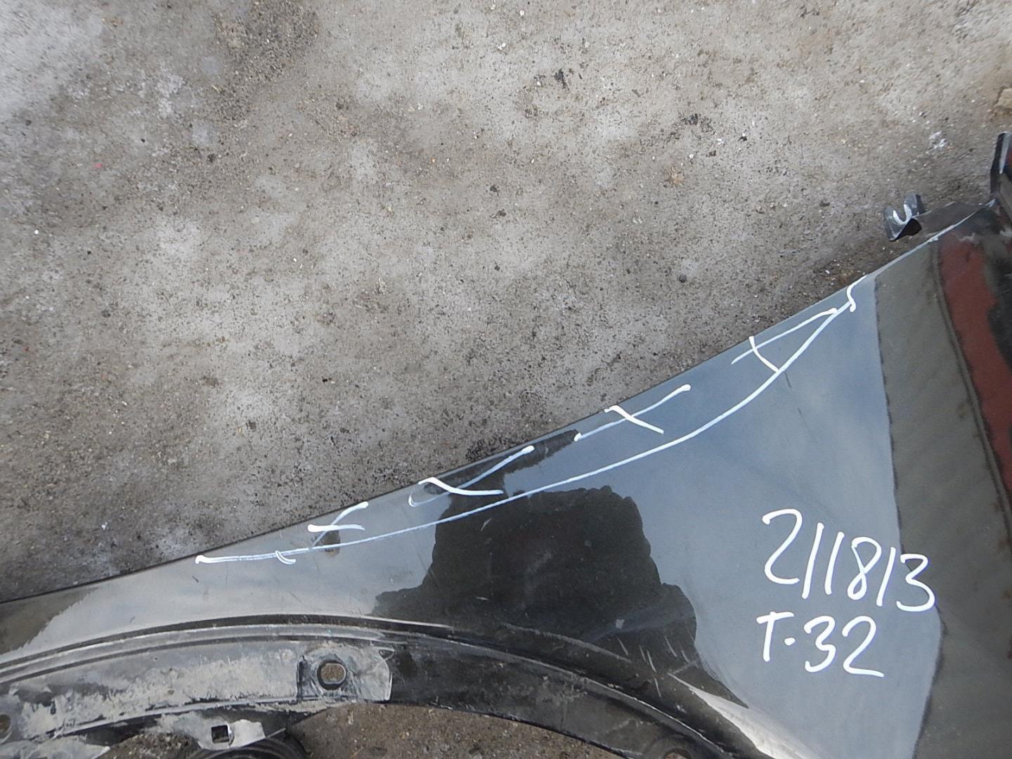 Крыло переднее правое