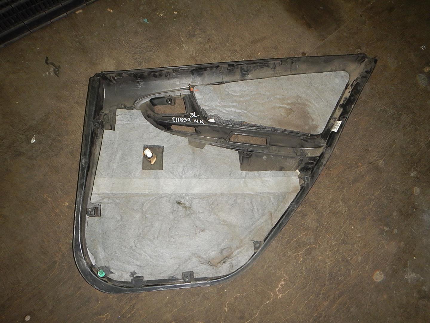 Обшивка двери задней левой