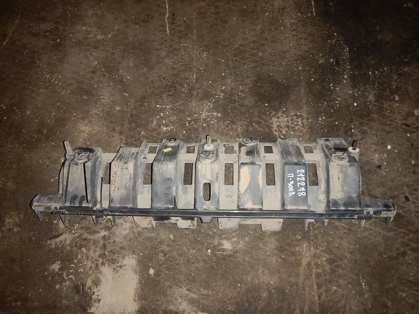 Кронштейн заднего бампера