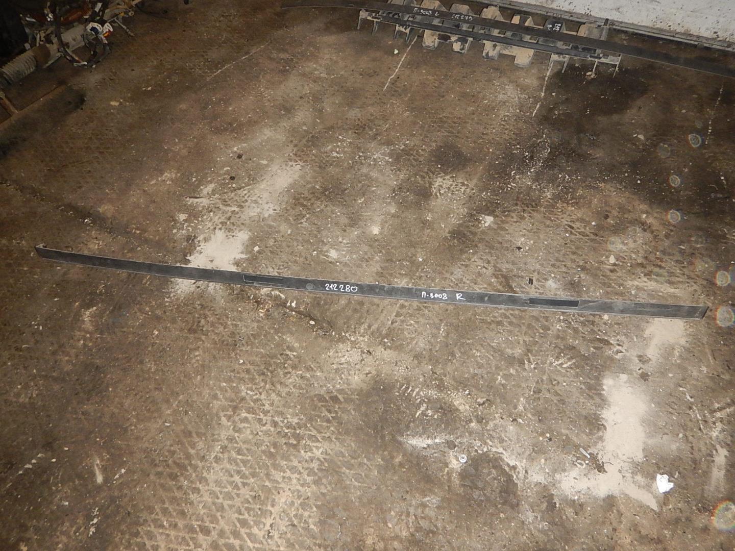 Молдинг крыши правый