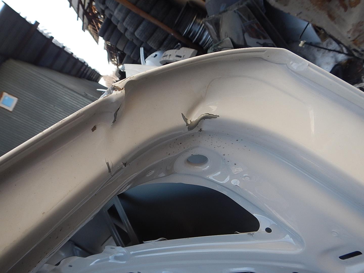 Дверь багажника