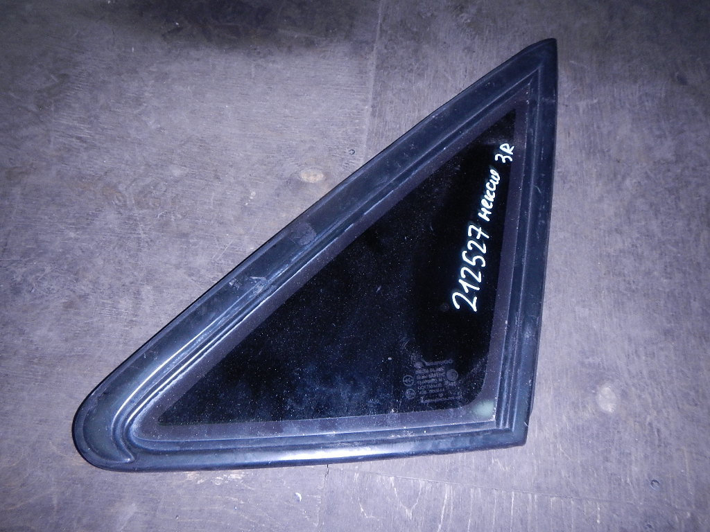 Стекло кузовное глухое правое