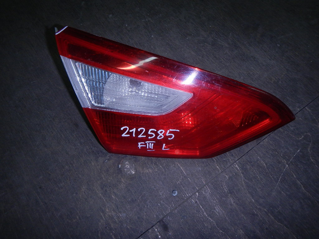 Фонарь задний внутренний левый