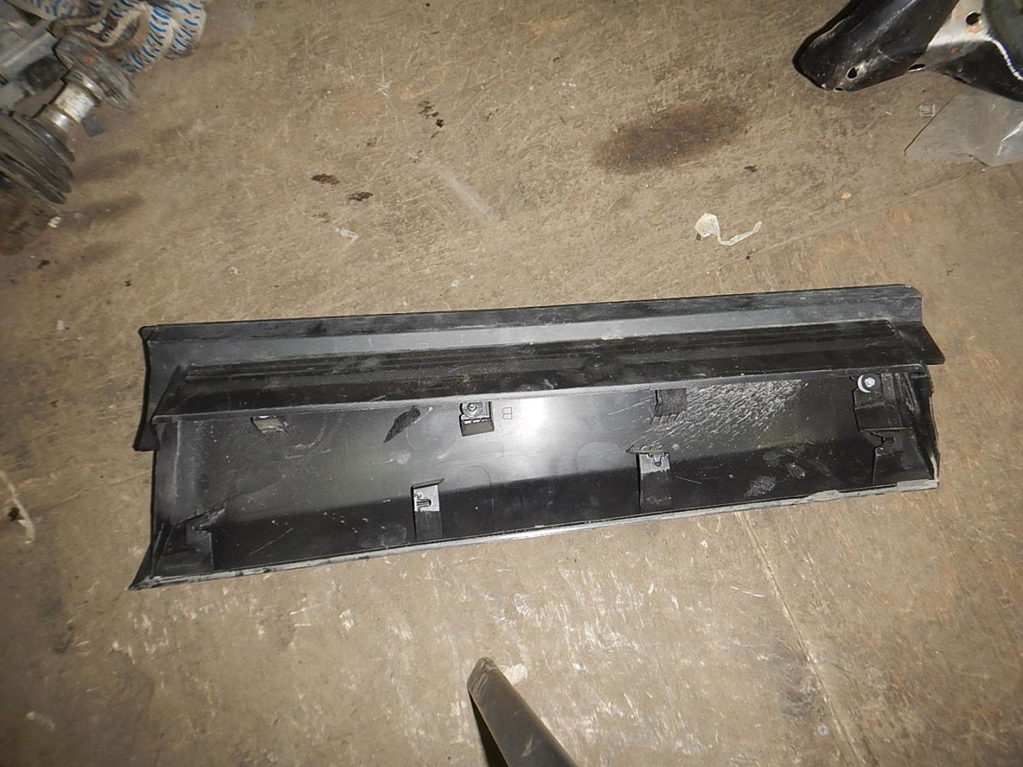 Молдинг задней правой двери