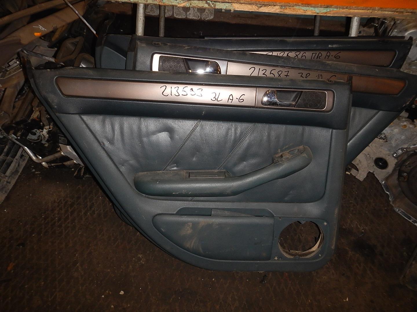 Обшивка двери задней левой