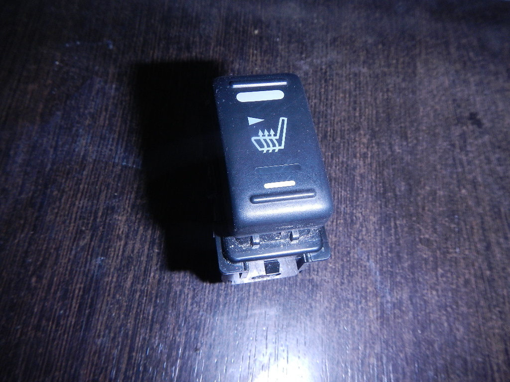 Кнопка обогрева сидений для Note (E11) 2005-2013