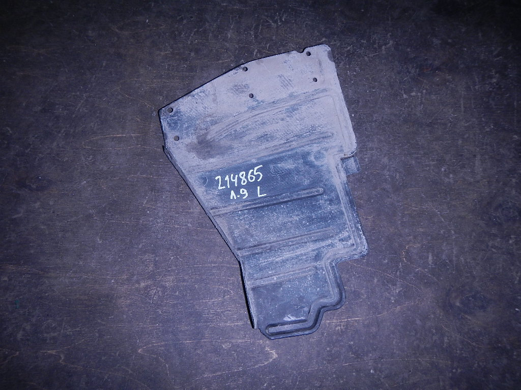 Пыльник двигателя боковой левый