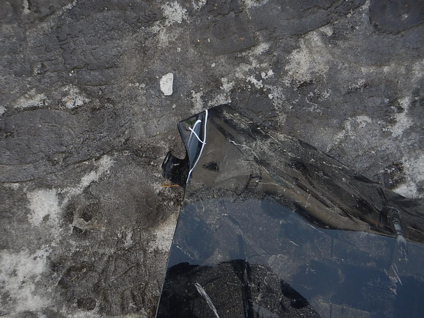 Крыло переднее правое