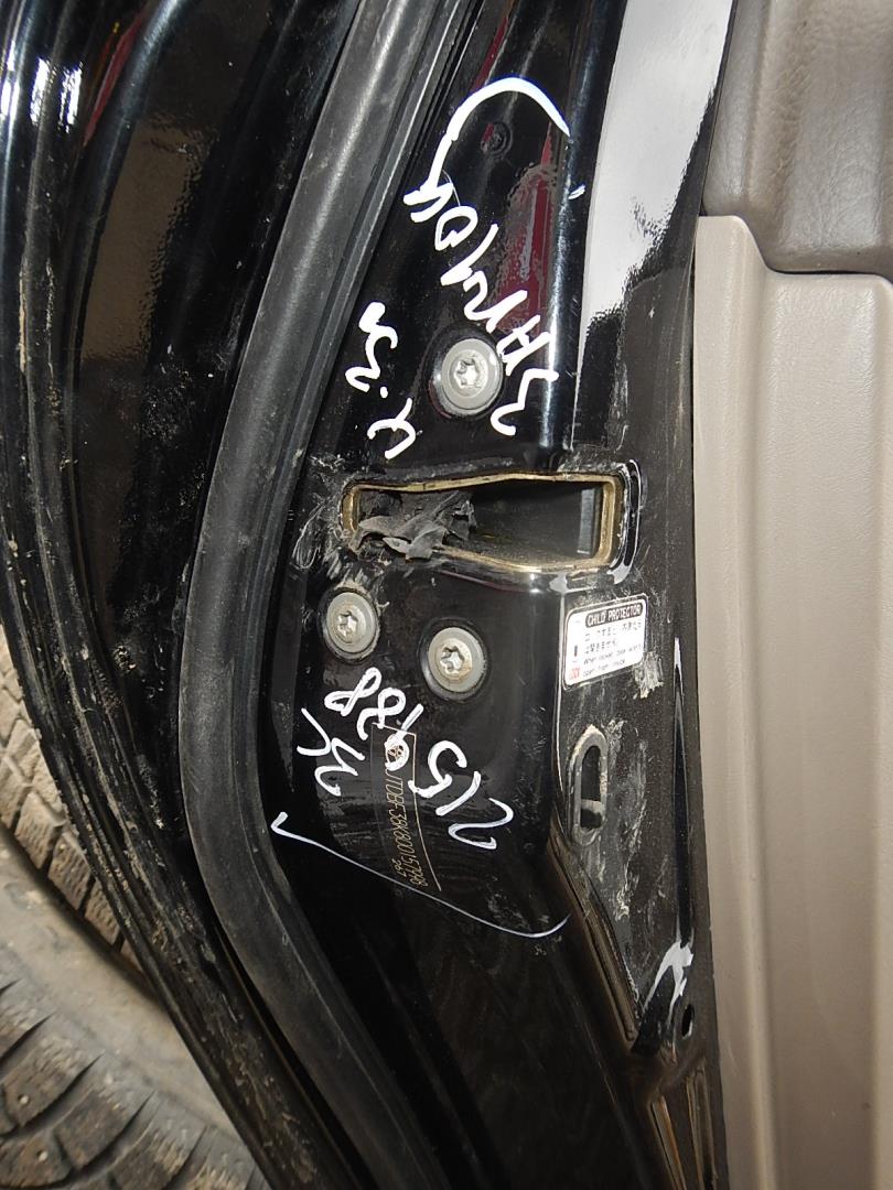 Замок двери задней левой