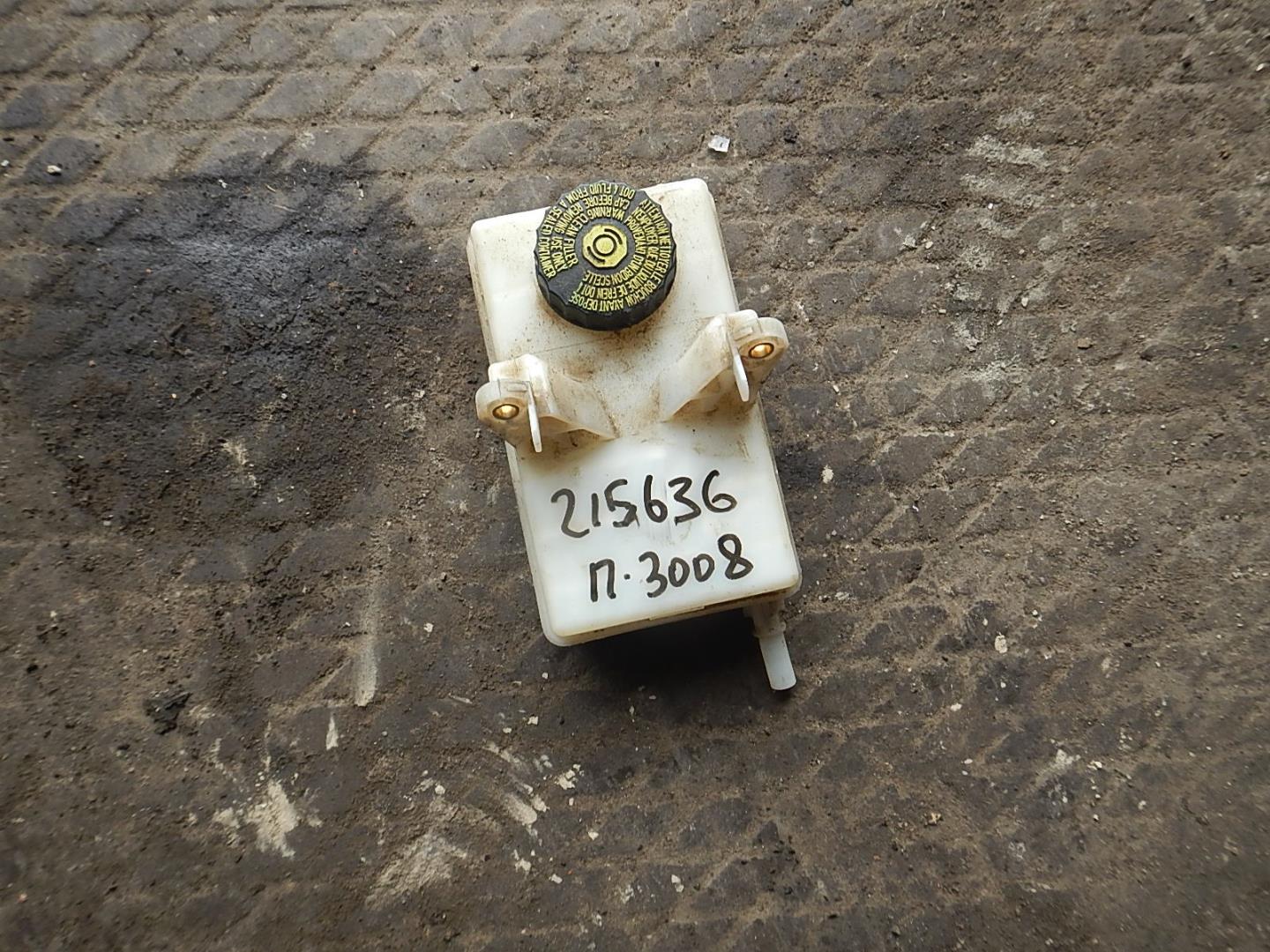 Бачок главного тормозного цилиндра