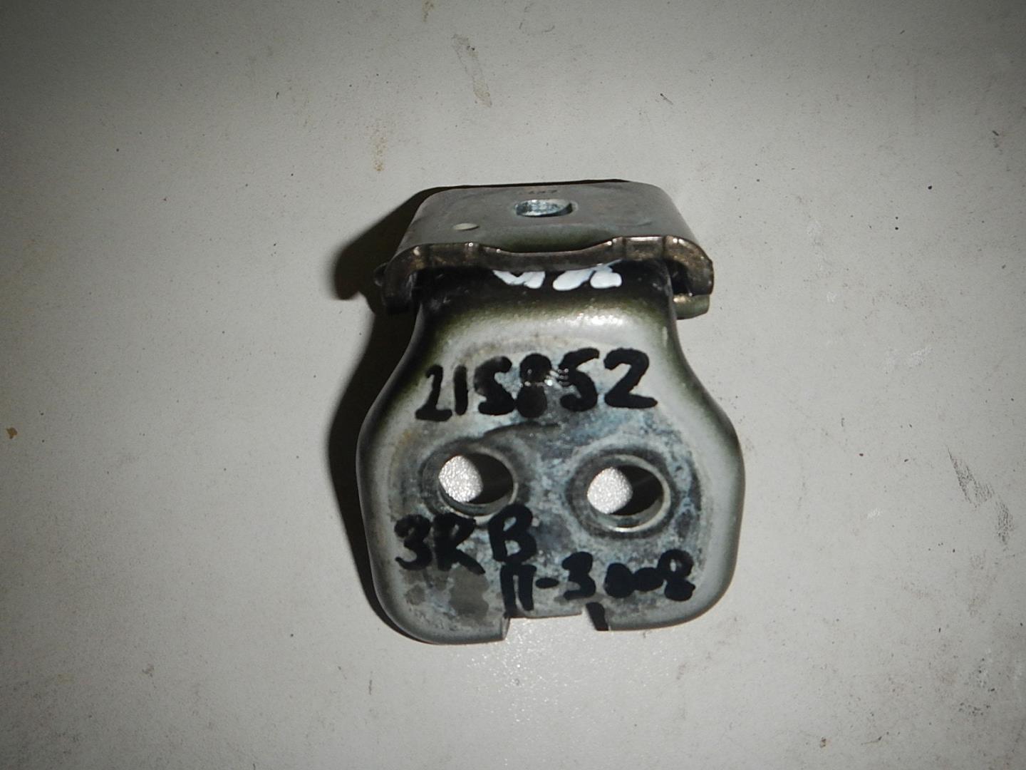 Петля двери задней правой верхняя