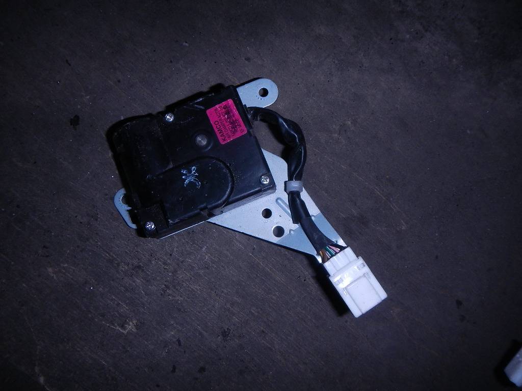 Моторчик заслонки печки